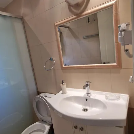 Cornerstones Apartment *